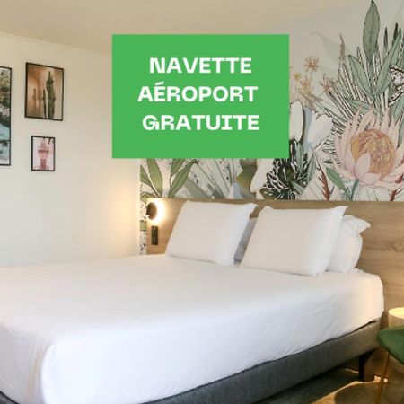 Kyriad Aeroport Marseille Витрол Екстериор снимка