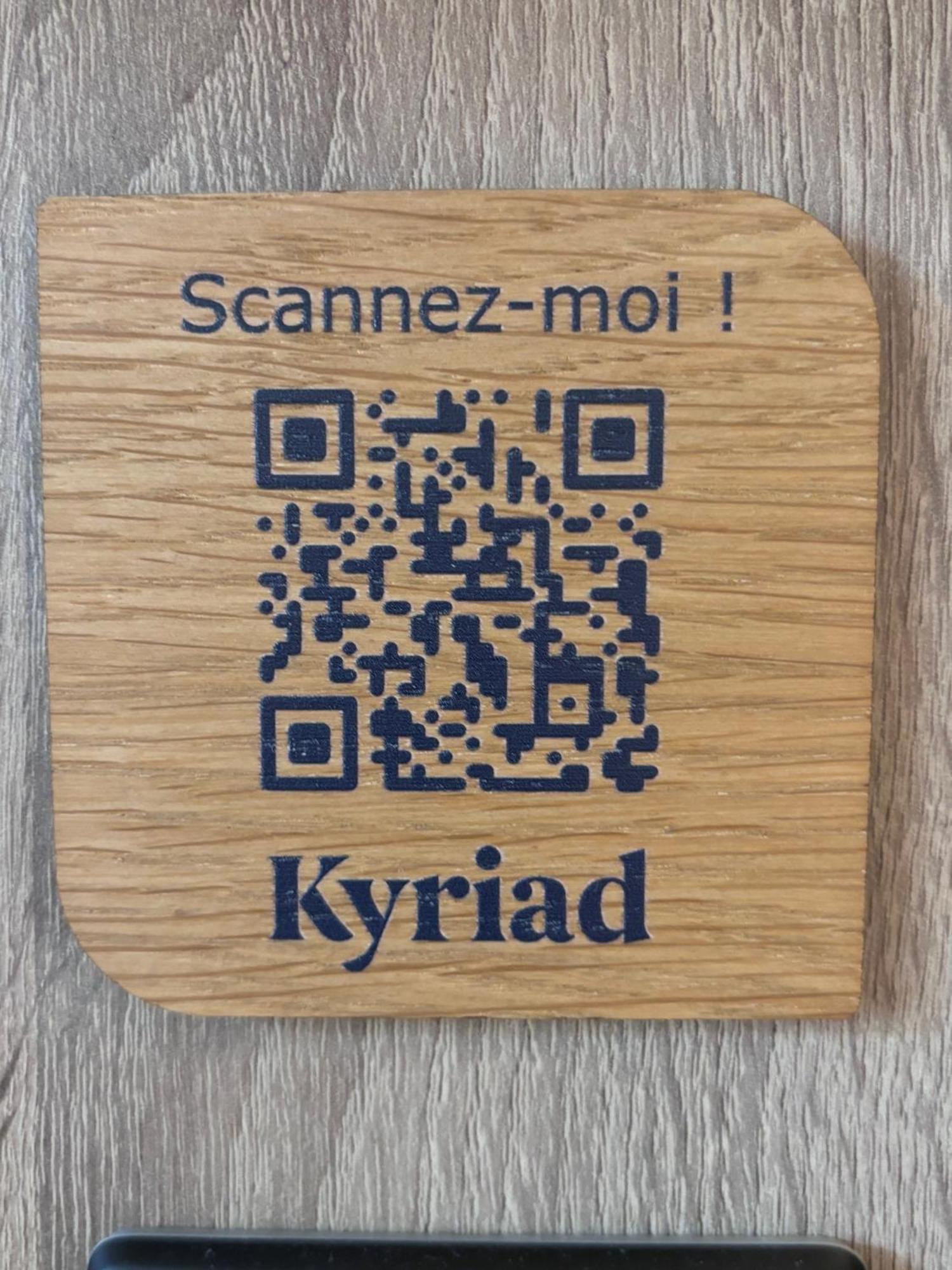 Kyriad Aeroport Marseille Витрол Екстериор снимка